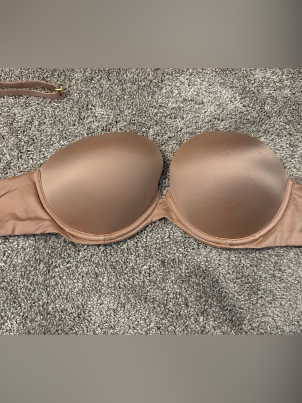Victoria’s Secret 34D Nude/Tan Strapless Bra - Smooth Molded Cups never worn!